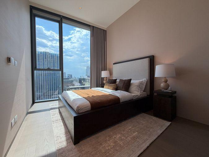 รูป SCOPE Langsuan Own a Masterpiece Residence in the Heart of Langsuan An Exquisite 2-Bedroom Residence Curated with Signature Furnishings by Chanintr - รูปที่ 4/8