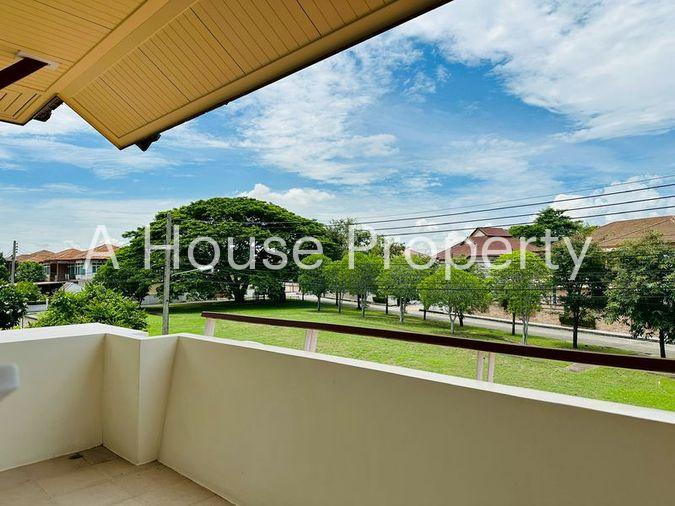 picture Luxury detached house for sale at The Boulevard Sriracha. Beautiful house,move in Ready - 14/20