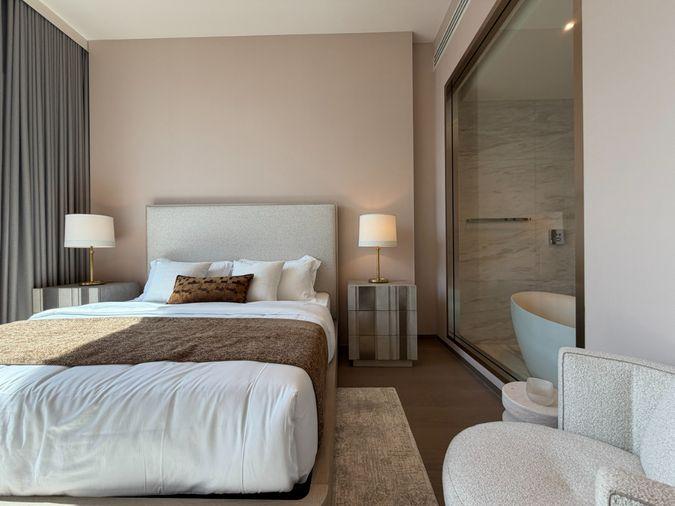 รูป SCOPE Langsuan Own a Masterpiece Residence in the Heart of Langsuan An Exquisite 2-Bedroom Residence Curated with Signature Furnishings by Chanintr - รูปที่ 6/8