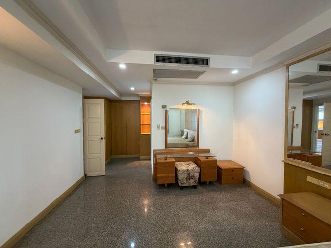 รูป ขาย Royal Castle Sukhumvit 39 ห้องสวย พื้นที่เยอะ ราคาดีมาก ตกแต่งครบพร้อมเข้าอยู่ DS3087 | Line @Dstay - รูปที่ 12/20