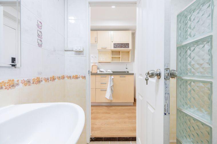 picture The Waterford Royal Suites | π Near BTS Phrom Phong - 4/30
