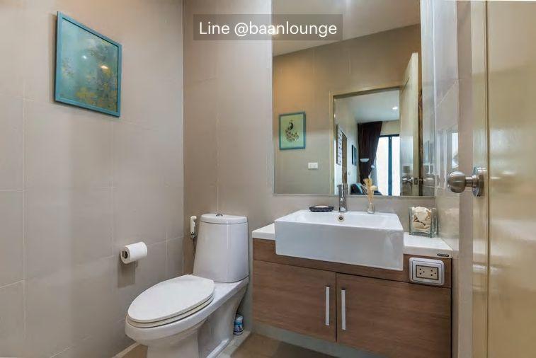 picture Corner unit, top floor, view of Wat Thong Thong at Noble Reveal 70 sq.m. - 12/19