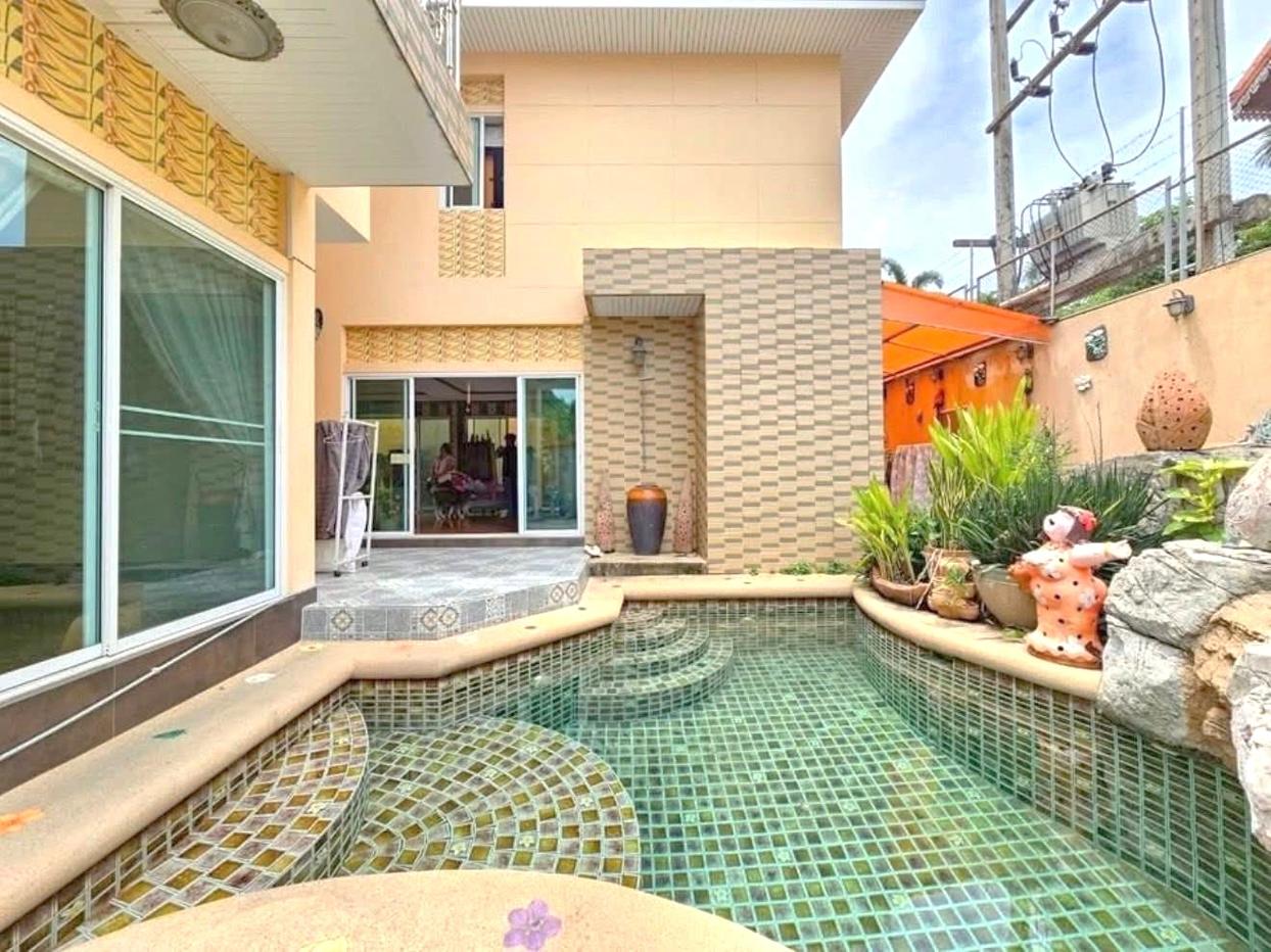 picture Pool Villa for Sale Jomtien Beach Pattaya - 8/9