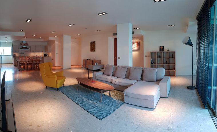 รูป วิวสระว่ายน้ำ ระเบียงใหญ่  Pet friendly  ขนาด 210 ตร.ม. ที่ Ficus Lane  - รูปที่ 1/9