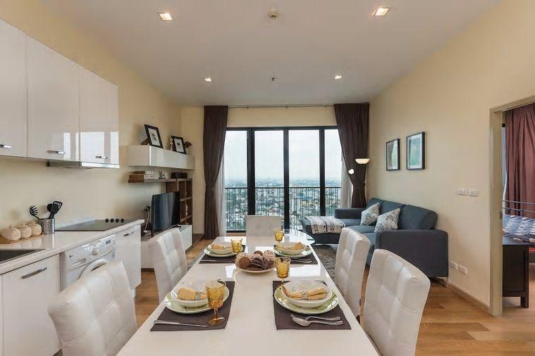 picture  Corner unit, top floor, view of Wat Thong Thong at Noble Reveal  70 sq.m. - 1/19