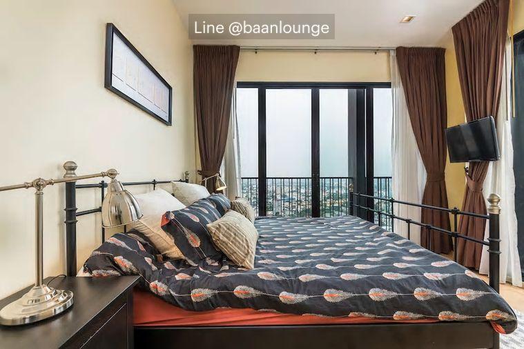 picture Corner unit, top floor, view of Wat Thong Thong at Noble Reveal 70 sq.m. - 3/19