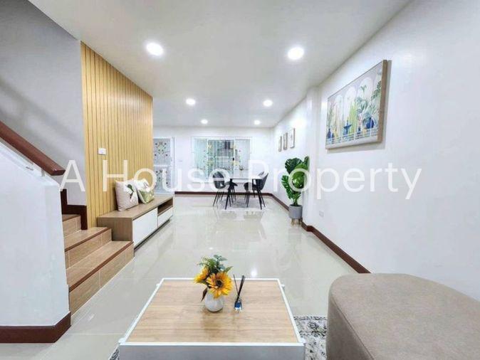 รูป ทาวน์โฮมสวย ศรีราชา ใกล้เครือสหพัฒน์ หมู่บ้านปาล์มวิลเลจ - รูปที่ 2/20