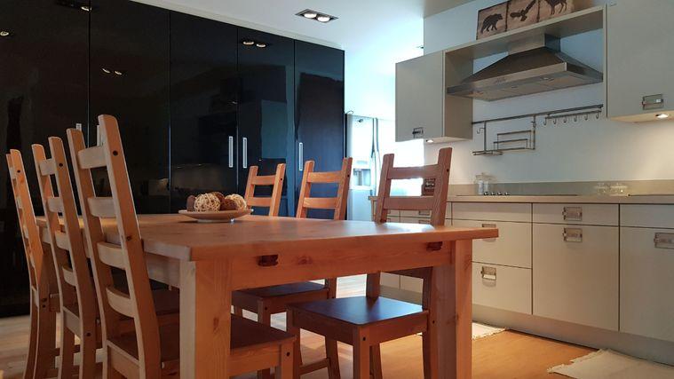 รูป วิวสระว่ายน้ำ ระเบียงใหญ่  Pet friendly  ขนาด 210 ตร.ม. ที่ Ficus Lane  - รูปที่ 5/9