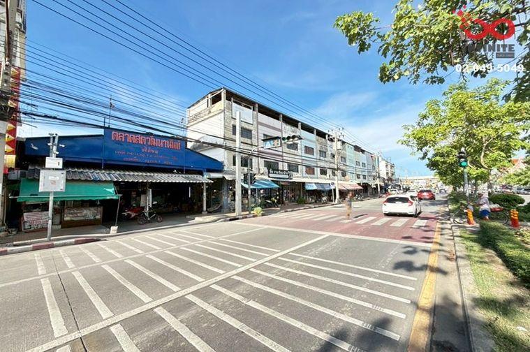 รูป ขายอาคารพาณิชย์ 3 ชั้น 3 คูหา 39 ตร.ว. ในตลาดวัฒนานันท์ ดอนเมือง ติดถนนสรงประภา - รูปที่ 1/12