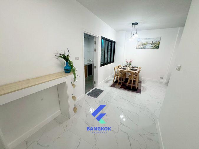picture 🏡 Newly Renovated 2-Storey Townhouse – Ready to Move In 📍 Don Mueang – Therd Ratchan Area - 7/11