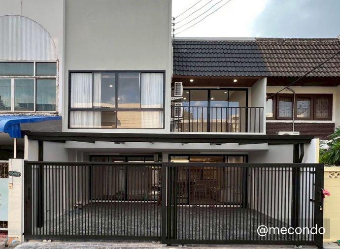 รูป ME2500111 ให้เช่าทาวน์โฮม 2 ชั้นพร้อมออนเซ็นส่วนตัว ซอยเอกมัย 22, ปรีดี พนมยงค์ 41 ใกล้ BTS พระโขนง - รูปที่ 1/15