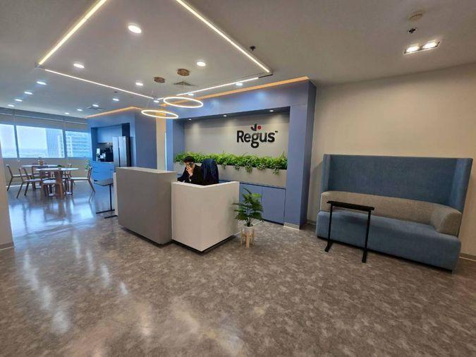 picture Serviced office at Central Chaengwattana with co-working space, conveniently located near the MRT Pink Line. Easy access with shops and restaurants. - 10/12