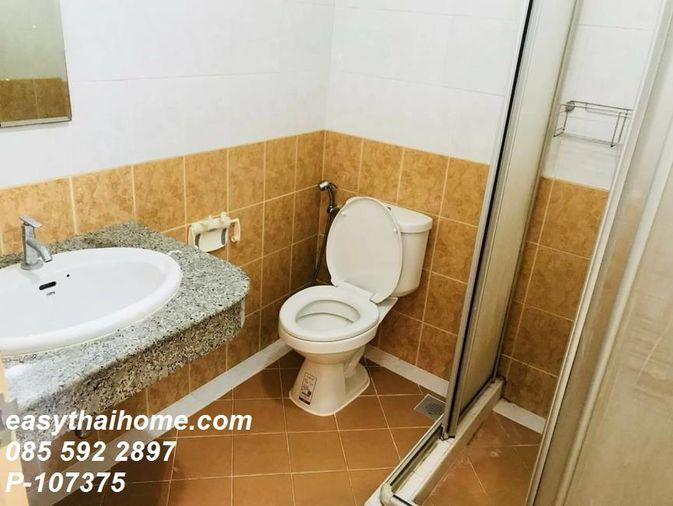 picture P-107375 — For Sale with Tenant: Ratchada City Condo Ratchada Near MRT Sutthisan. 9th Floor, Studio Unit 1 Bathroom. 085-592-2897 Line: @easythaihome - 3/5