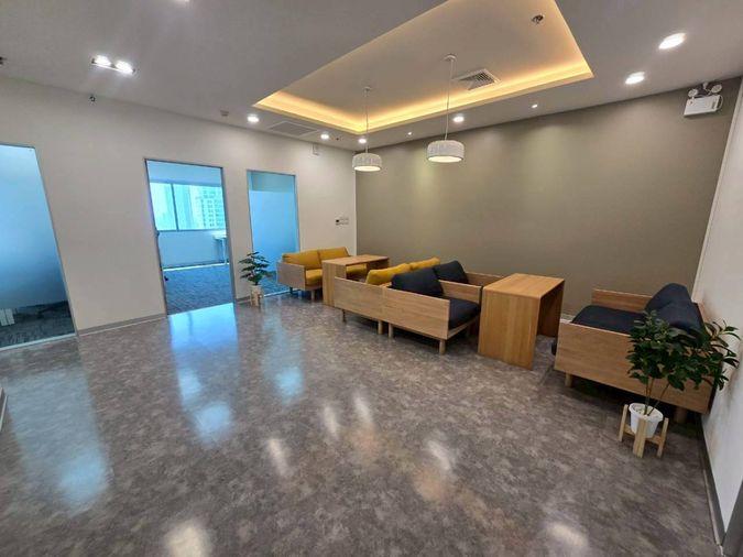 picture Serviced office at Central Chaengwattana with co-working space, conveniently located near the MRT Pink Line. Easy access with shops and restaurants. - 8/12