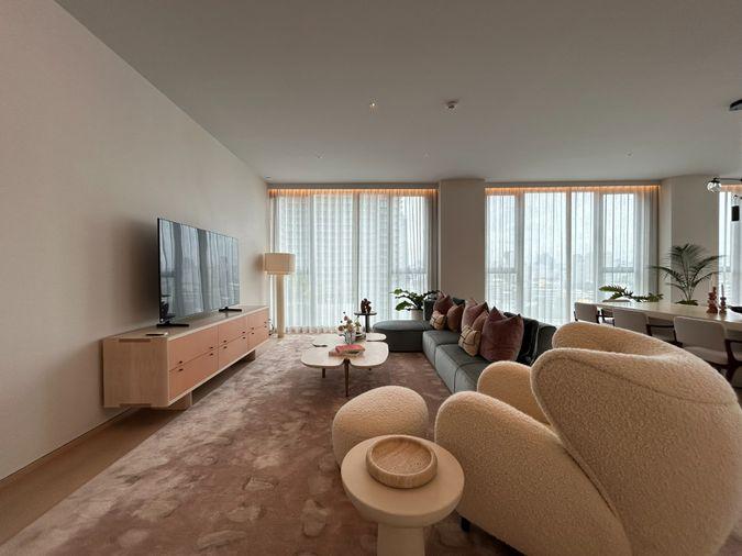 picture Scope Private morning lounge designed for intimate family relaxation. - 2/8