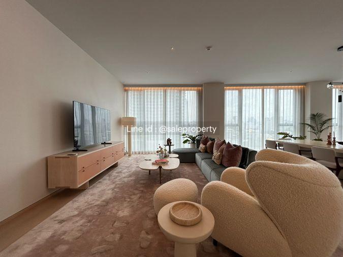 picture Scope Private morning lounge designed for intimate family relaxation. - 2/8