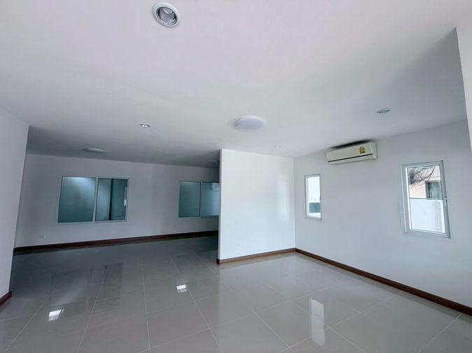 picture Resale detached house in Magnolia Nong Kham project, Sriracha, Chonburi. - 2/8