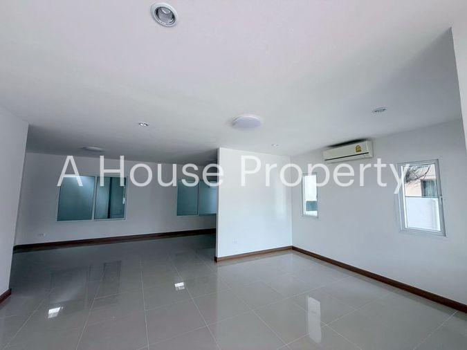 picture Resale detached house in Magnolia Nong Kham project, Sriracha, Chonburi. - 2/8