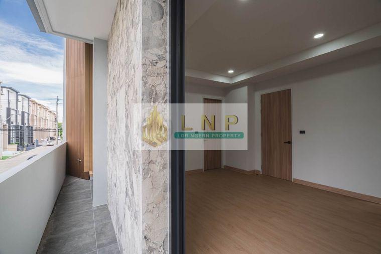 รูป 🏠 ขายบ้าน : Preecha Beyond Ramkhamhaeng - Krungthepkreetha (ปรีชา บียอนด์ รามคำแหง - กรุงเทพกรีฑา) รหัสทรัพย์ | 📌LNP-H1039 - รูปที่ 9/42