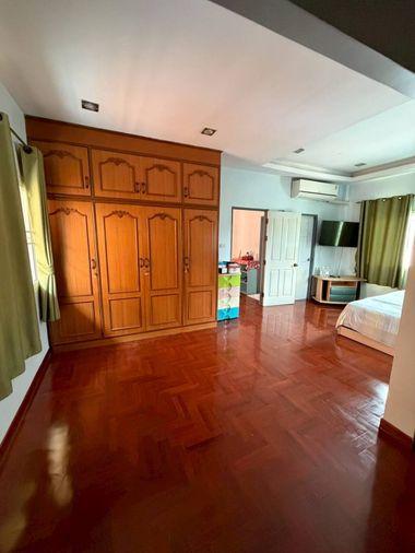 รูป [ขาย] บ้านเดี่ยว 2 ชั้น หมู่บ้านมณีรินทร์  สภาพดี พร้อมเข้าอยู่! - รูปที่ 9/35