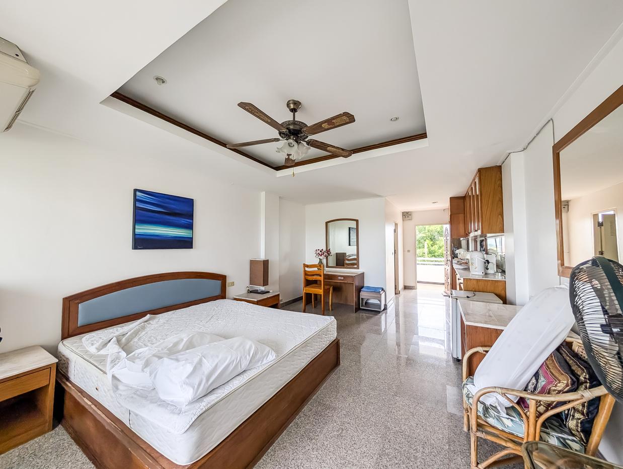 picture Somphong Condotel Studio for Rent Na Jomtien Sea View Condo - 2/5