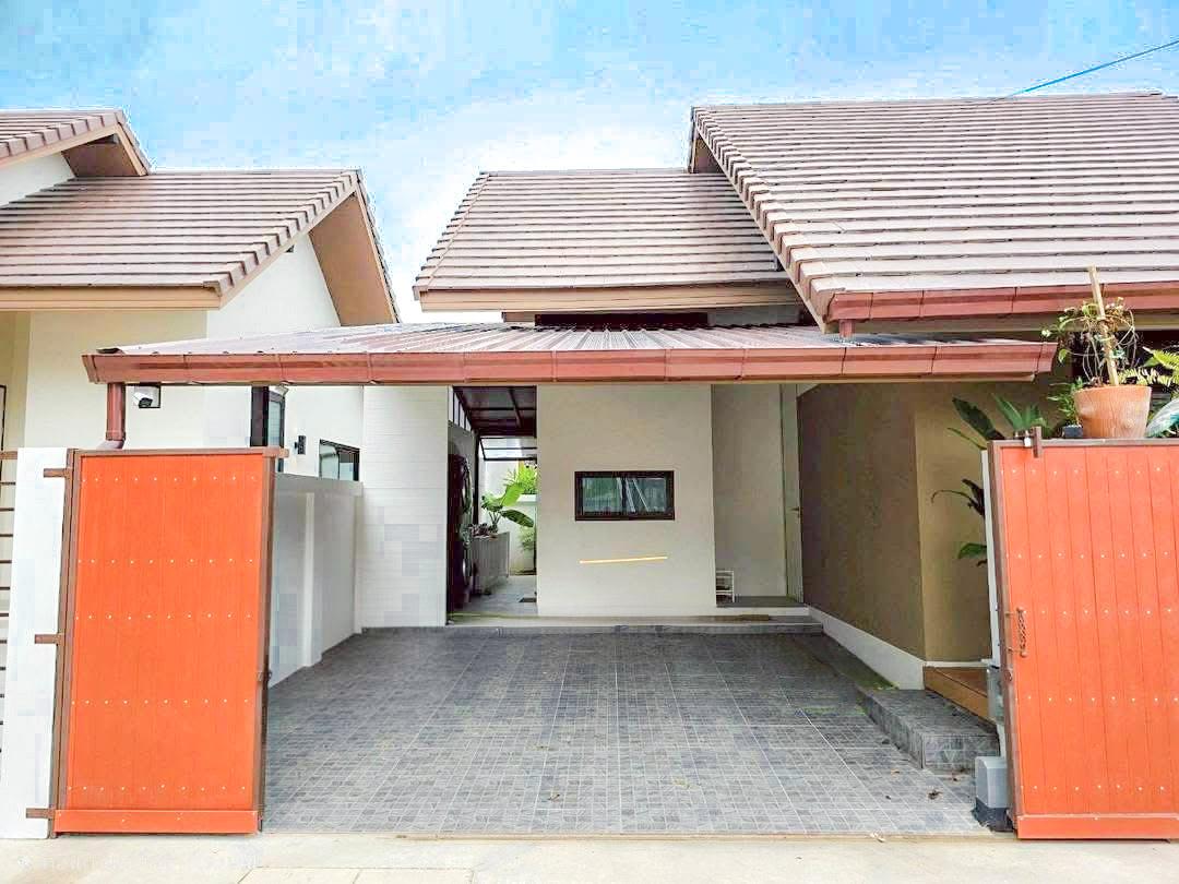 picture House for Sale Huai Yai Pattaya Modern Luxury - 1/7
