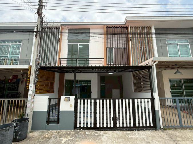 รูป 🔥ขายทาวน์โฮม หมู่บ้านพฤกษา 78 Pruksa Village 78 ใกล้รถไฟฟ้าลาดกระบัง - รูปที่ 1/11