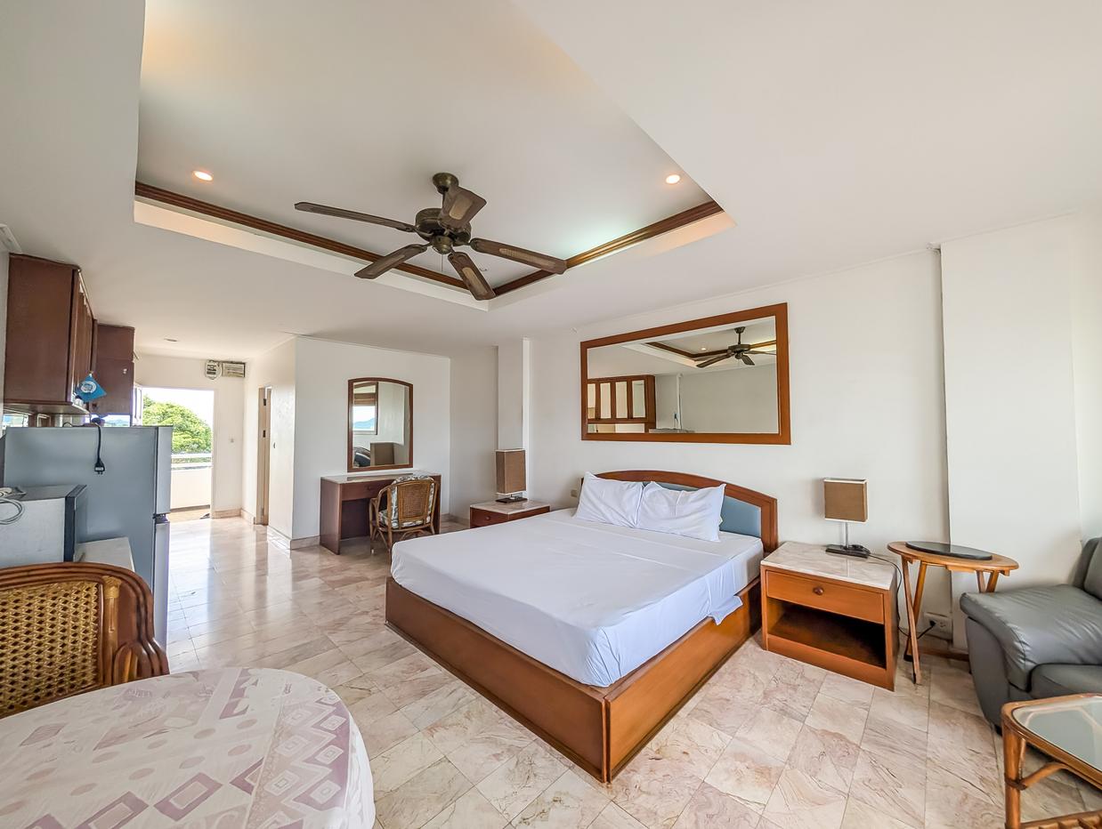 picture Somphong Condotel Studio for Sale Na Jomtien Sea View Condo - 2/8