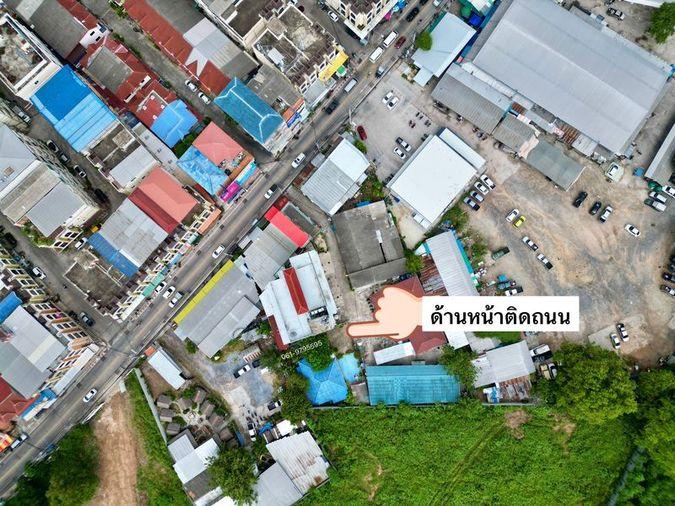 picture Land for sale in Na Kluea, Soi Pothisarn. Beautiful plot with existing structures. - 3/5