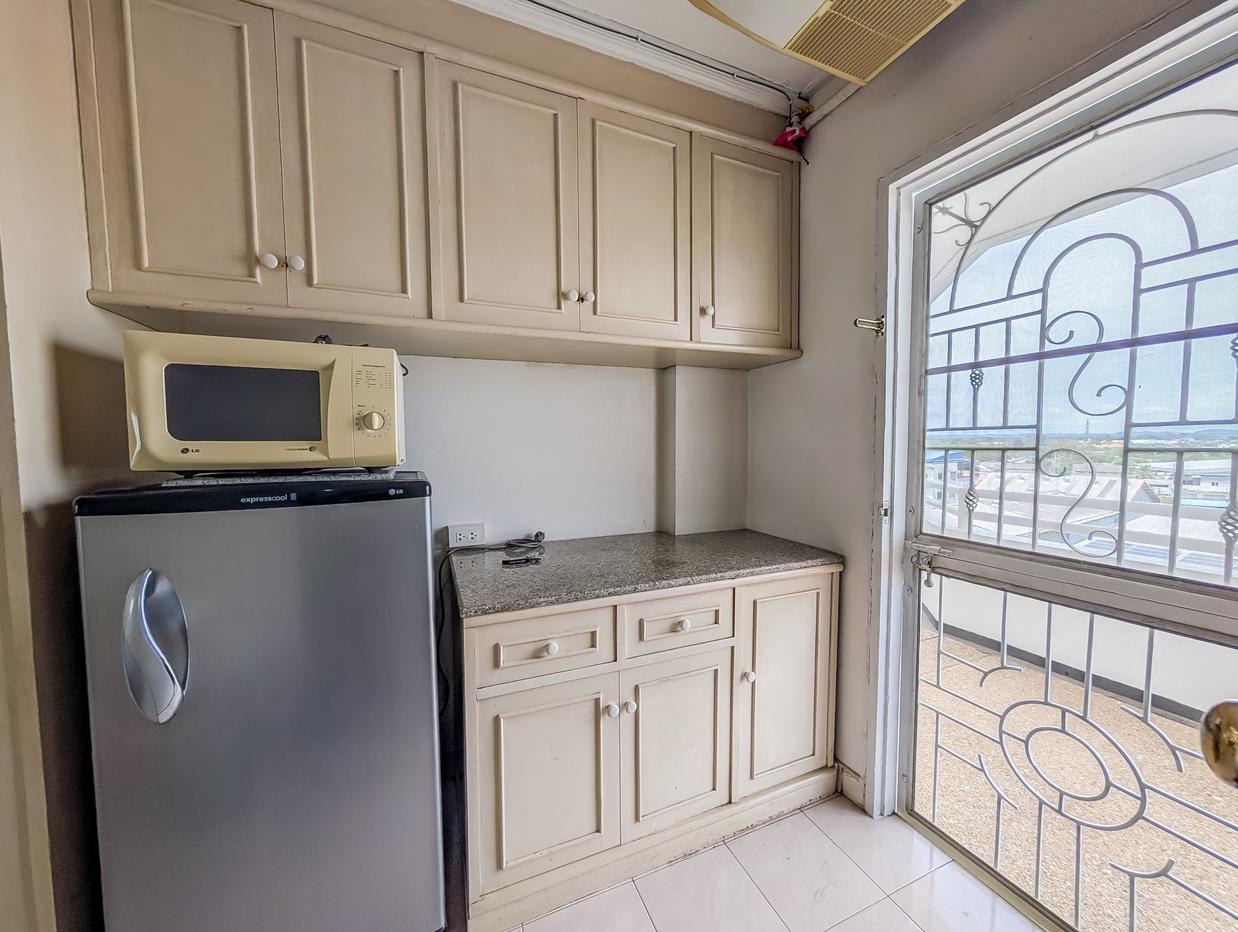 picture Somphong Condotel Studio for Sale Connecting Unit Na Jomtien - 3/9