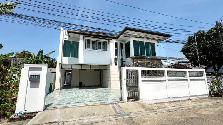 รูป ให้เช่าบ้านเดี่ยว 2 ชั้น หมู่บ้านเคหะนคร 3 พัฒนาการ 50 รีโนเวทใหม่ เลี้ยงสัตว์ได้ (Rt-01) - รูปที่ 1/19