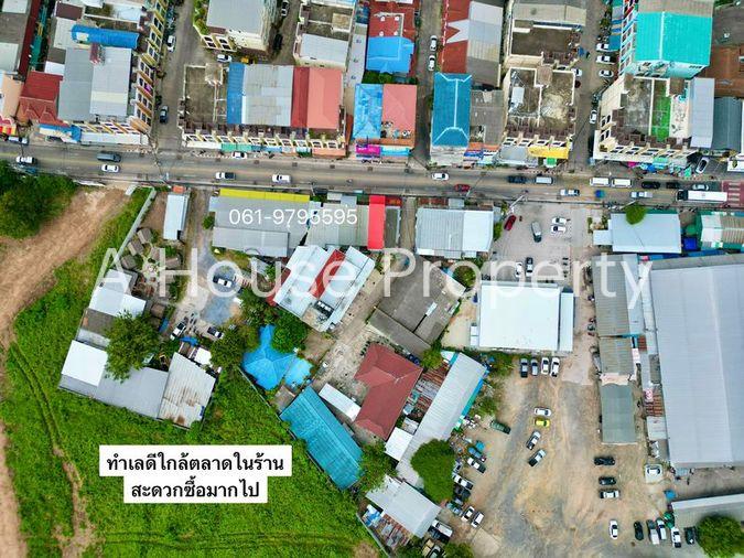 picture Land for sale in Na Kluea, Soi Pothisarn. Beautiful plot with existing structures. - 2/5