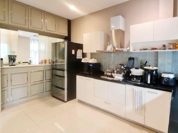 รูป ขายบ้านหรู 3 ชั้น แกรนด์ บางกอก บูเลอวาร์ด รัชดา–รามอินทรา 2 เนื้อที่ 95 ตร.ว. 5 นอน 6 น้ำ เฟอร์นำเข้า ใกล้รถไฟฟ้าสายสีชมพู - รูปที่ 18/92