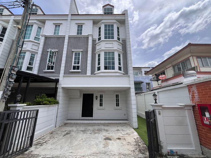 picture 🔥For Sale The Preston Townhome Rama 9 – Srinakarin, rare corner unit, last unit available - 1/13