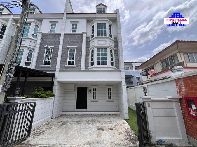 picture ðĨFor Sale The Preston Townhome Rama 9 â Srinakarin, rare corner unit, last unit available - 1/13