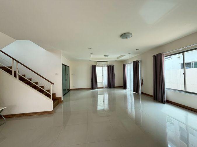 picture For sale: Used detached house, Magnolia Nong Kham, Sriracha, Chonburi. - 3/18
