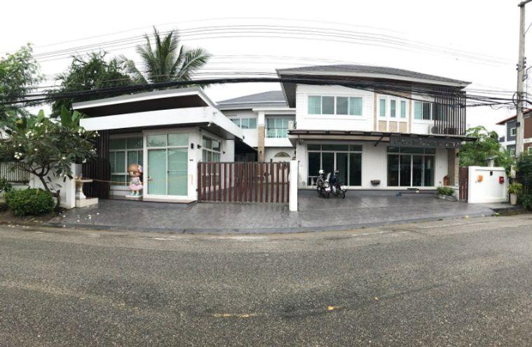 รูป BL131| ขายด่วน! ขายบ้านหรูสไตล์โฮมออฟฟิศ 3 หลัง ทำเลใกล้เมืองเชียงใหม่ อ.สันทราย จ.เชียงใหม่ ( ราคา 13,900,000 บาท ) - รูปที่ 4/39