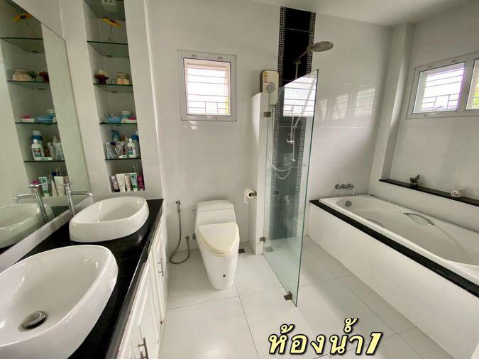 รูป BL131| ขายด่วน! ขายบ้านหรูสไตล์โฮมออฟฟิศ 3 หลัง ทำเลใกล้เมืองเชียงใหม่ อ.สันทราย จ.เชียงใหม่ ( ราคา 13,900,000 บาท ) - รูปที่ 28/39