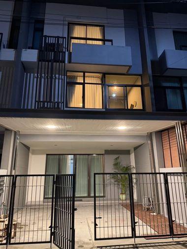 รูป ทาวน์เฮ้าส์ให้เช่า 🔥 Plex Residence Nawamin 111 🔥 2 ห้องนอน 3 ห้องน้ำ เฟอร์นิเจอร์ และ เครื่องใช้ไฟฟ้าครบ  - รูปที่ 2/10