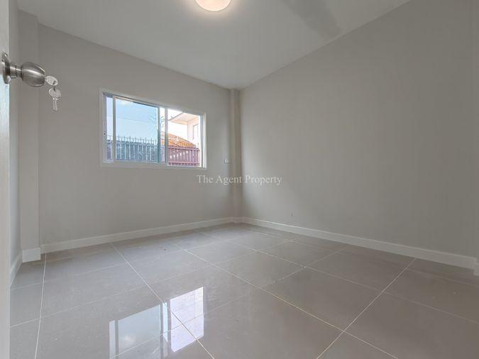 รูป ขายบ้านเดี่ยว บ้านรีโนเวทใหม่ทั้งหลัง หลังริม เทรนดี้ ธารา รามคำแหง ราษฎร์พัฒนา เนื้อที่ 56 ตร.ว. 4 นอน 3 น้ำ ใกล้วงแหวนกาญจนาฯ โปรฯ ลดทันที 8 แสนบาท - รูปที่ 10/40