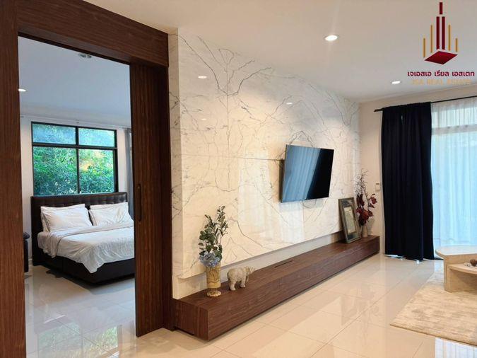 picture ✨ For Rent: The Plam Pattanakarn  ✨  💰 Only 190,000 THB/month - 7/17