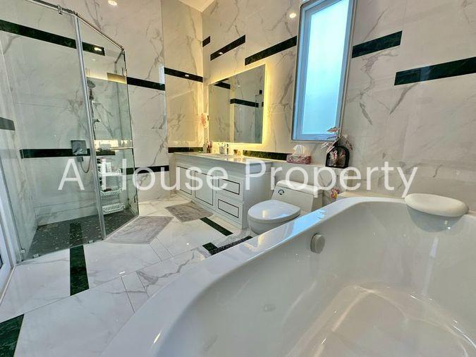 picture Luxury pool villa with a cafe business in Na Jomtien, Sattahip, Chonburi. - 13/19