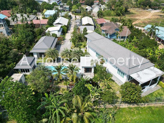 picture Luxury pool villa with a cafe business in Na Jomtien, Sattahip, Chonburi. - 2/19