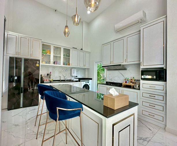 picture Luxury pool villa with a cafe business in Na Jomtien, Sattahip, Chonburi. - 10/19