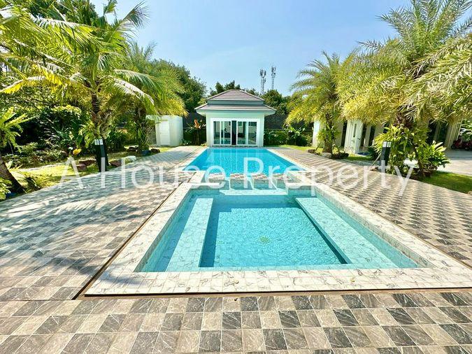 picture Luxury pool villa with a cafe business in Na Jomtien, Sattahip, Chonburi. - 3/19