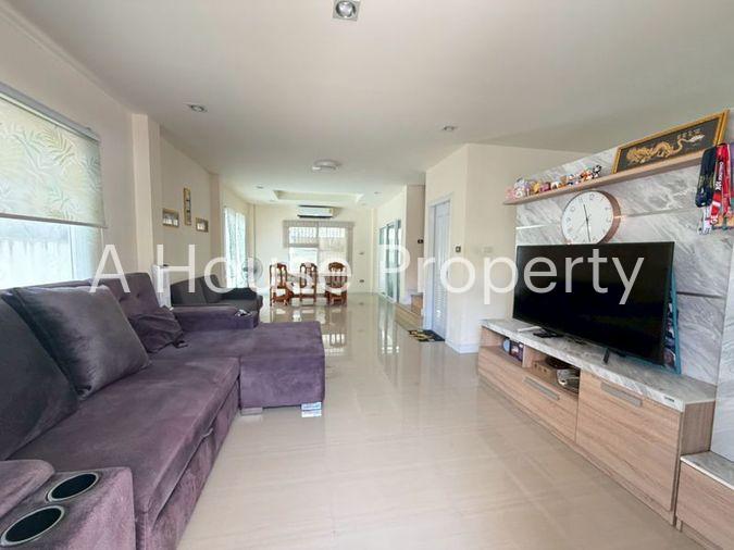 picture Beautiful, well-maintained pre-owned detached house in Magnolia Village, Sriracha, Chonburi. - 2/17