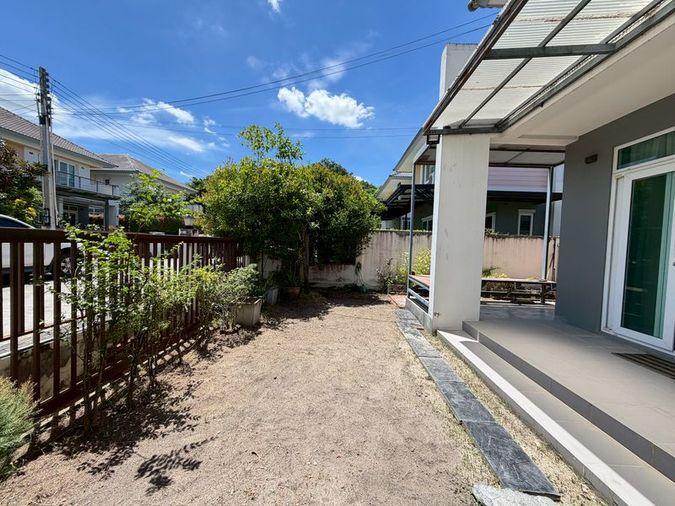 picture Beautiful, well-maintained pre-owned detached house in Magnolia Village, Sriracha, Chonburi. - 15/17