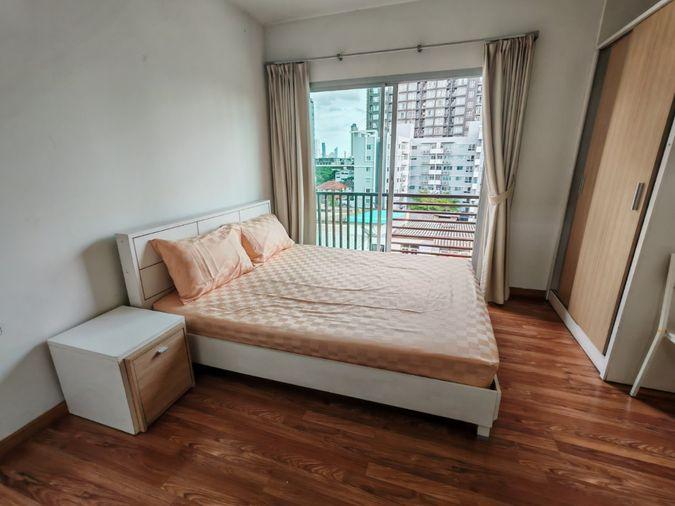 picture Unblocked South View at  The Seed Sathorn Taksin size 33 sq m. - 1/14