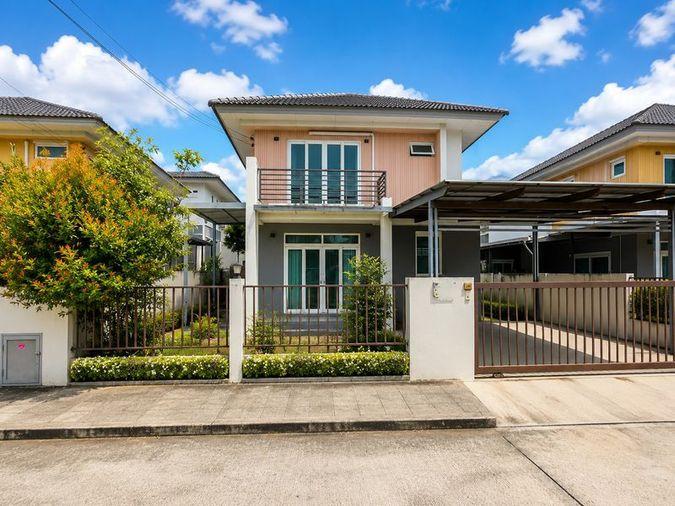 picture Beautiful, well-maintained pre-owned detached house in Magnolia Village, Sriracha, Chonburi. - 1/17