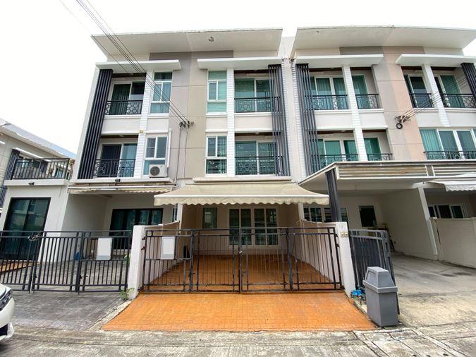 รูป ขายทาวน์โฮม 3 ชั้น บ้านกลางเมือง พระราม 9 – มอเตอร์เวย์ พร้อมเฟอร์นิเจอร์และเครื่องใช้ไฟฟ้า เข้าอยู่ได้ทันที ทำเลศักยภาพ ใกล้ทางด่วนและสนามบิน - รูปที่ 1/32
